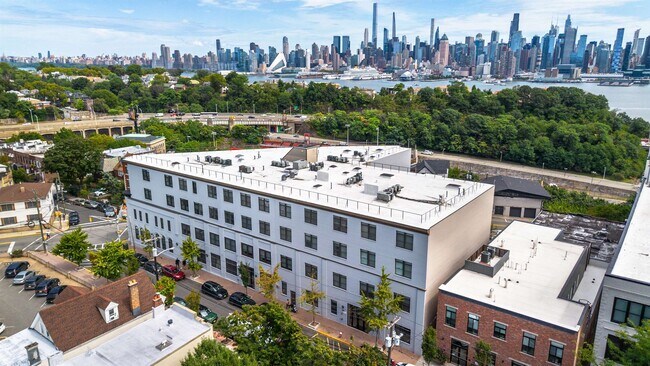 Photo - 550 Gregory Ave Unit B7