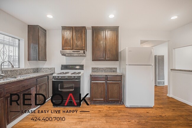 Photo - 1309 W 36th Pl Unit 1309 1/2