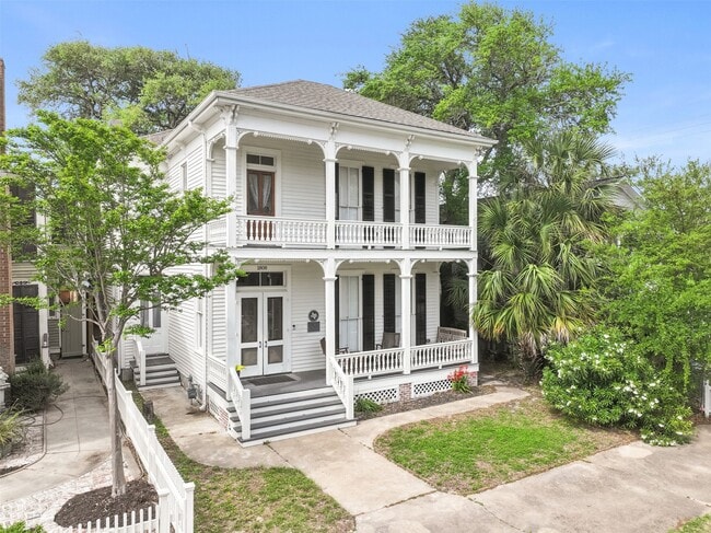 Photo - 1808 Avenue K