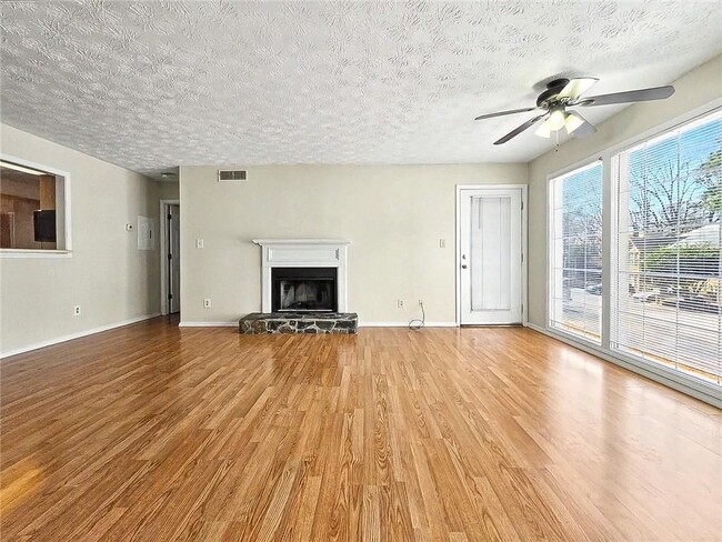 Photo - 1702 Country Park Dr