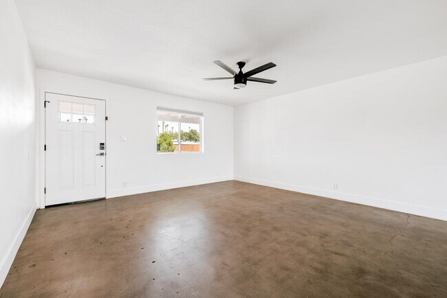 Photo - 1303 W 9th St