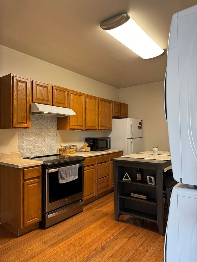 Photo - 412 E 4th St Unit 2