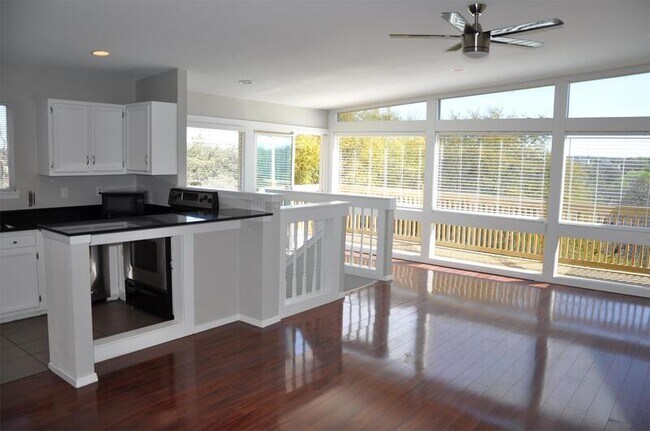 Photo - 1008 Clayton Nolen Dr Unit 106A