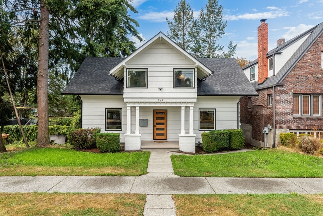 Photo - 944 S Ridgewood Ave