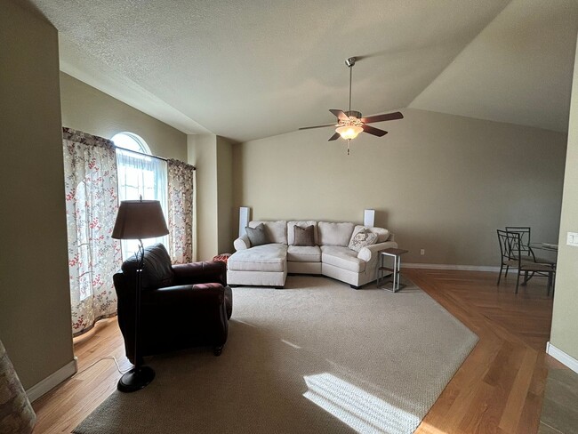 Photo - 3 BED | 3 BATH | TOWNHOME | DOUBLE GARAGE | WEST