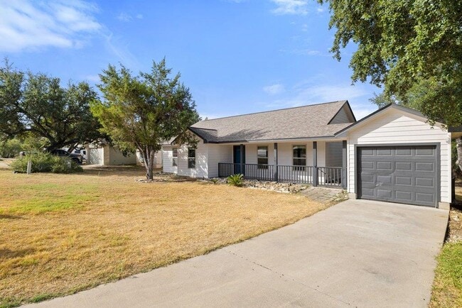 604 Whispering Hollow Cir