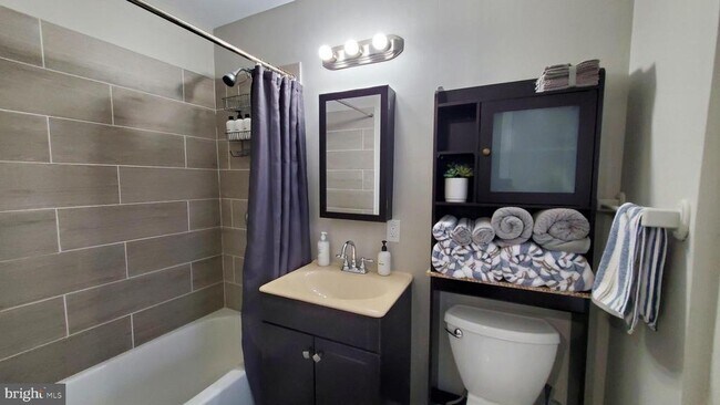 Photo - 244 S Exeter St