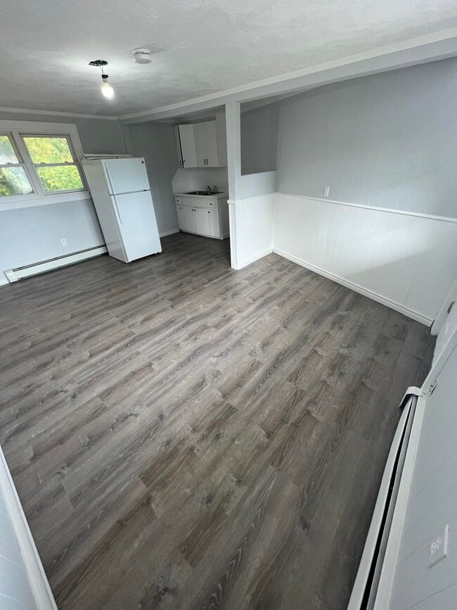 235-237 State Road - 235-237 State Road Apartment