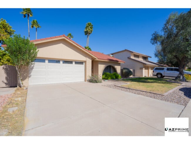 Building Photo - Thoughtful Finishes and Efficient Layout Make This Stunning 3/2 Tempe residence.