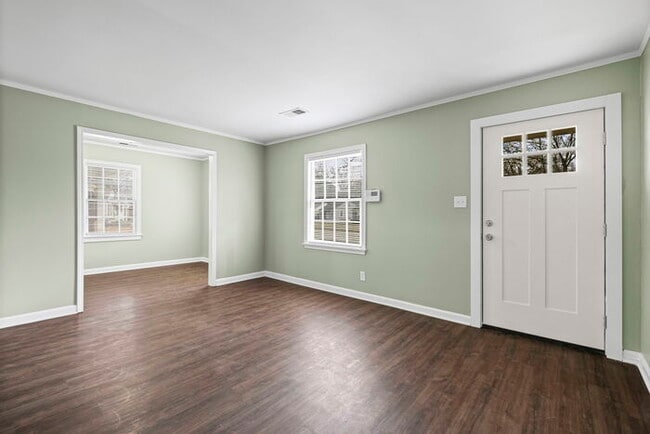 4 Bedroom In Colonial Acres