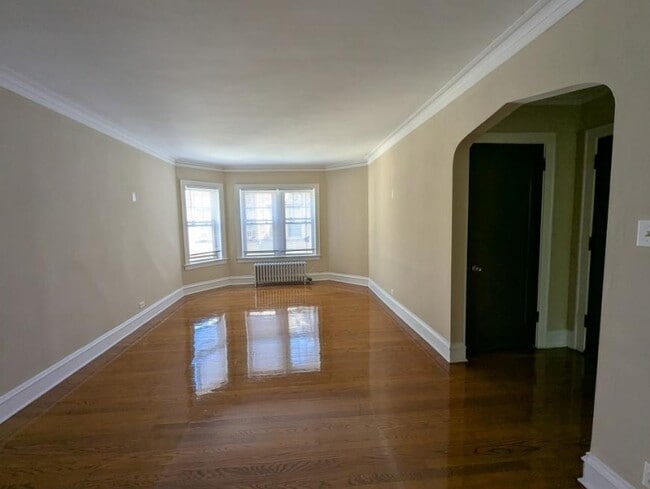 Building Photo - 2 bedroom in CHICAGO IL 60626 Unit 3 Rental