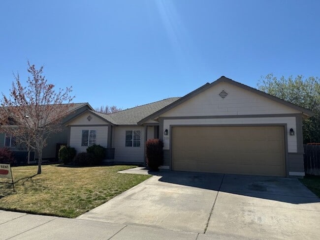 Building Photo - Lovely Single Level 3 Bedroom home in Redmond!
