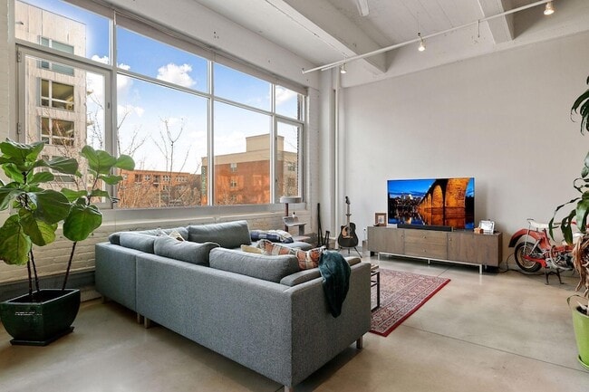 Photo - 700 N Washington Ave