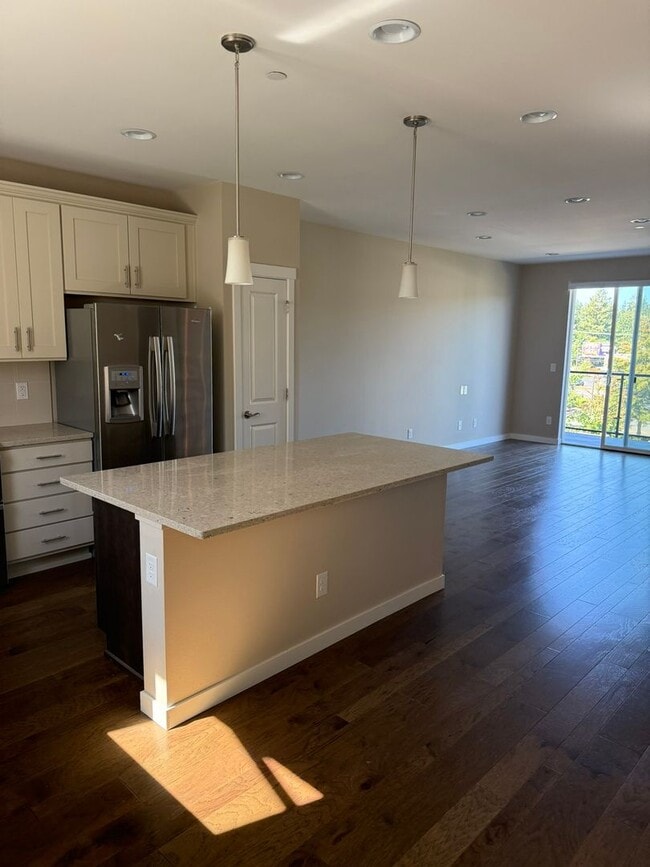 Photo - 3bd/2.25ba Lake Forest Park Townhome
