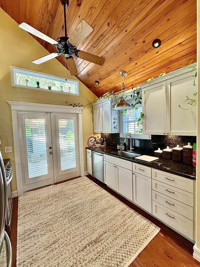 Photo - 1409 Olivia St