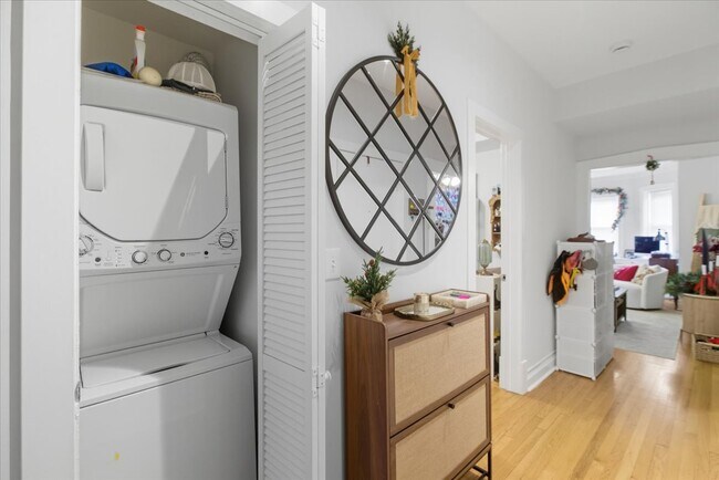 Photo - 1122 N Christiana Ave Unit 2S