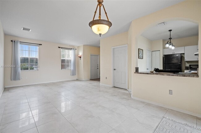 Photo - 627 E Mowry Ct