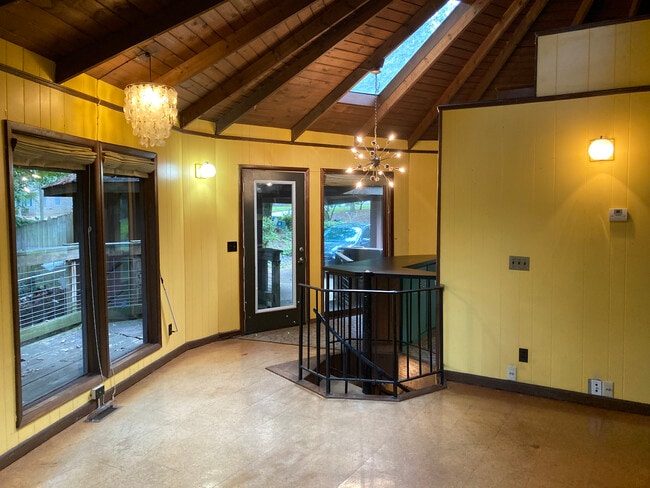 view from living room to stairs and entrance - 814 Tullahoma Dr
