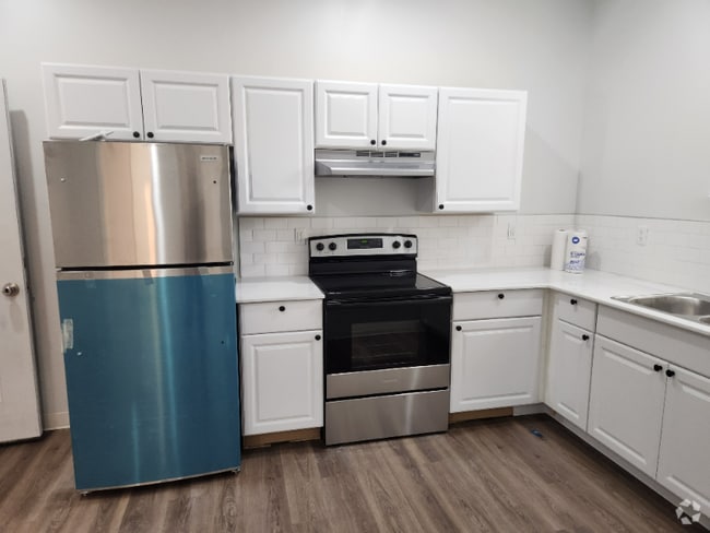 Building Photo - 151 S Main St Rental