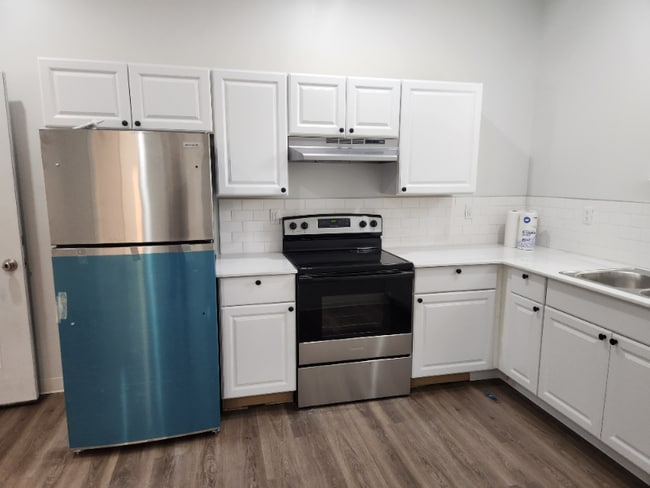 Building Photo - 151 S Main St Rental