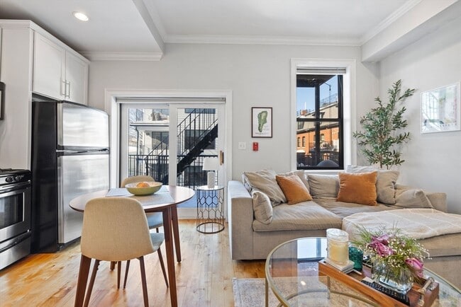 Building Photo - 109 N St Unit 3