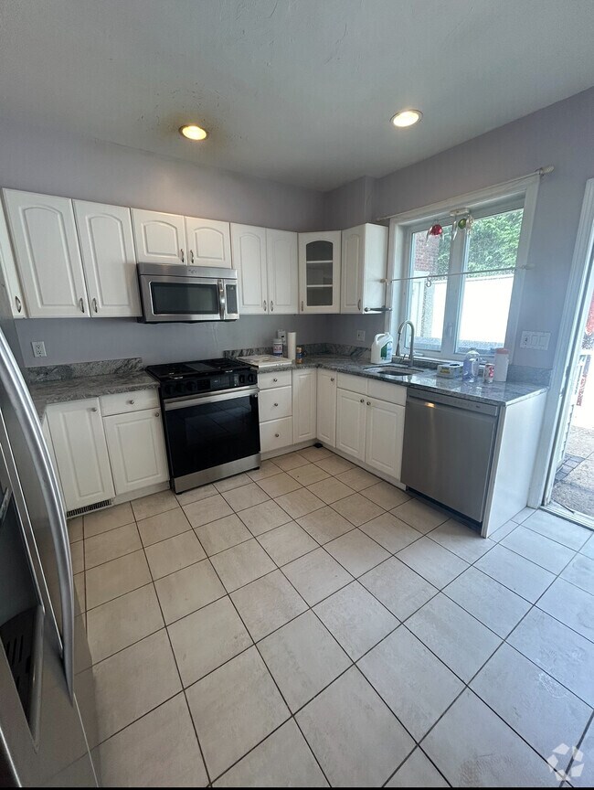 Building Photo - 30 Cameron St Unit 7 Rental