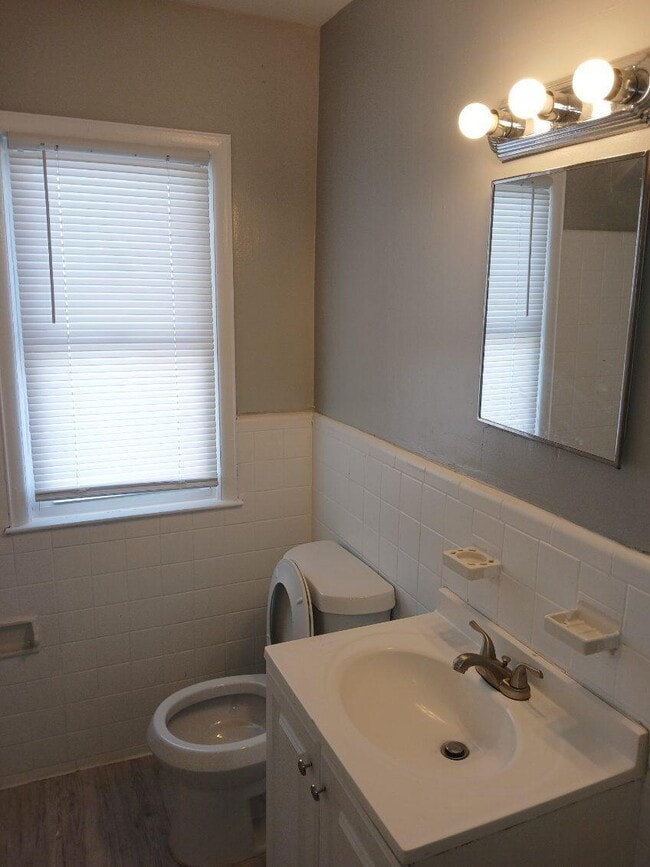 Photo - 19012 Kingsville St