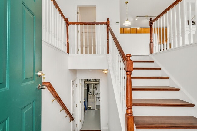 Photo - 714 S Rosehall Ln