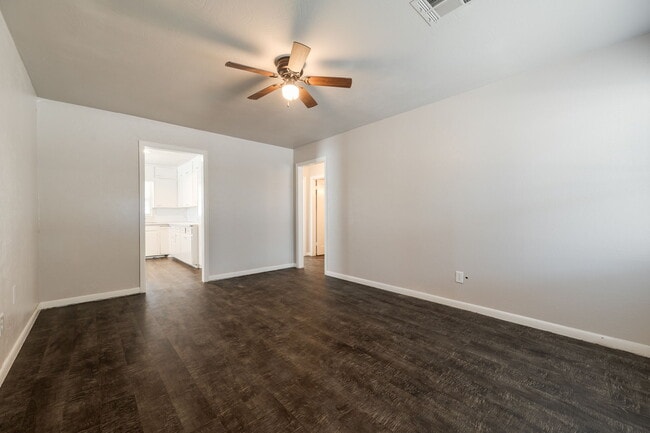 Photo - 1709 S Dille Ave