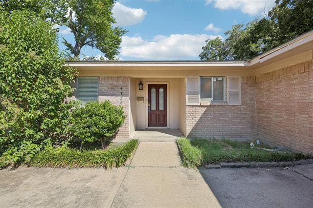 Photo - 4720 South Dr W
