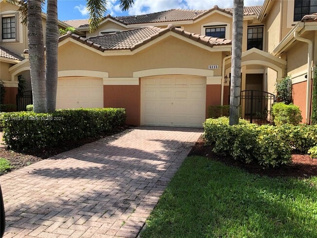 Photo - 4114 Forest Dr Townhome
