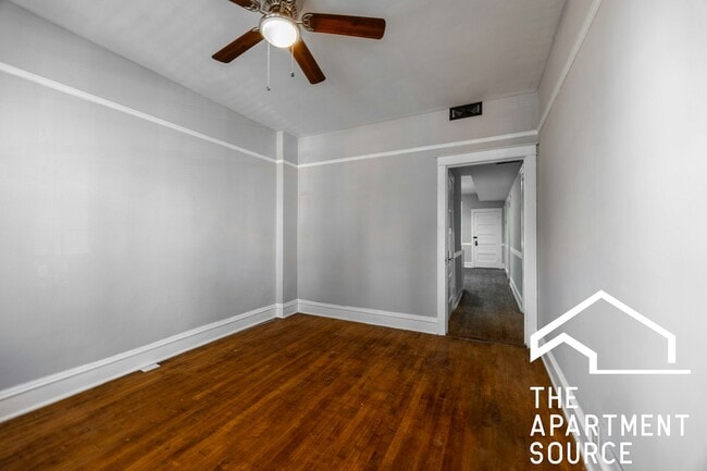 Building Photo - 853 N Wolcott Ave Unit 1F