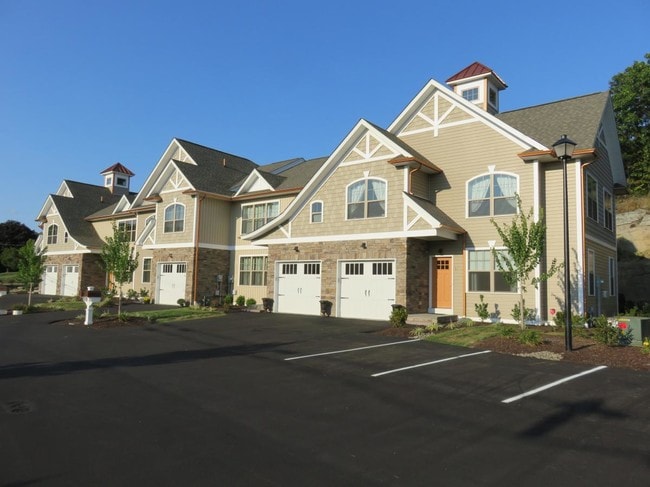 Maple Leaf Village - Maple Leaf Village Apartments