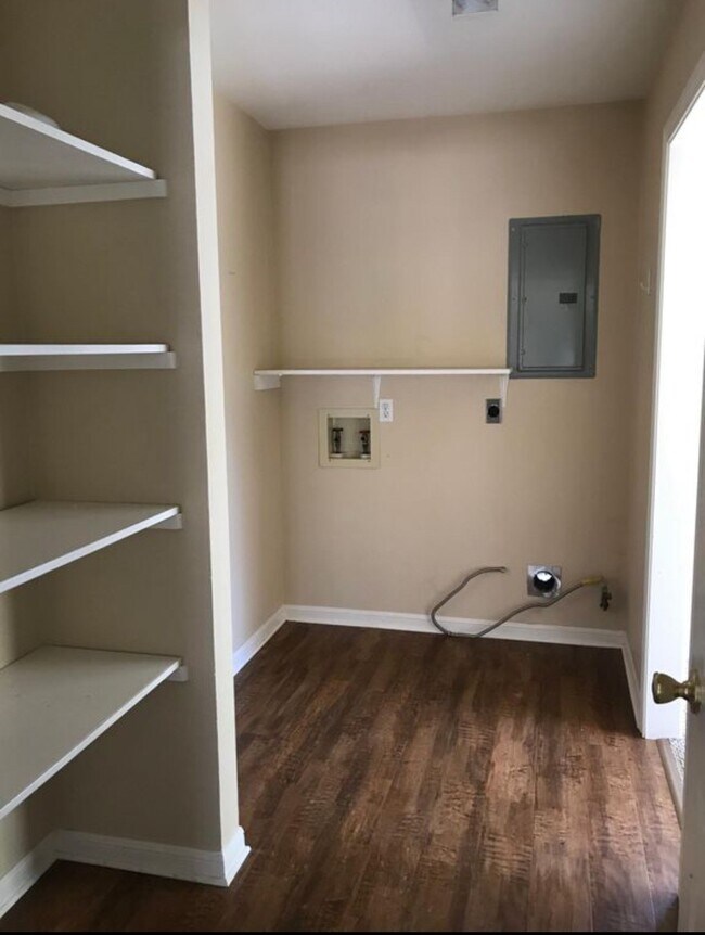 Photo - 527 N Avenue Y