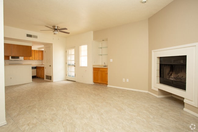 1BR, 1BA - 850 SF