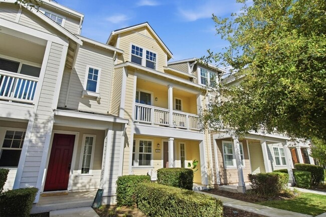 Photo - 394 Circuit Wy