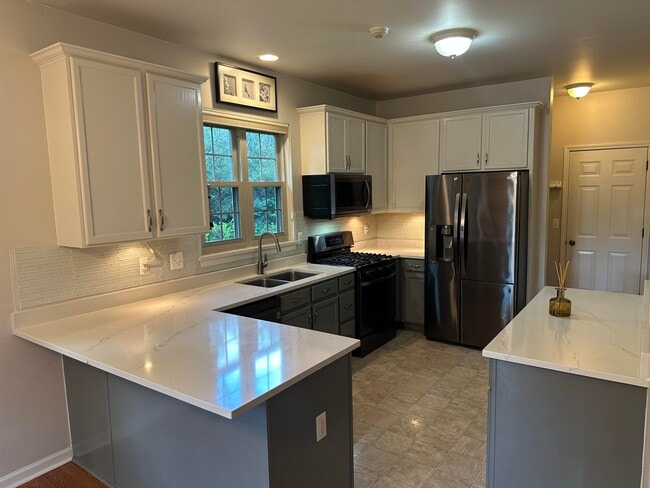 Building Photo - 41312 Maplewood Drive Rental