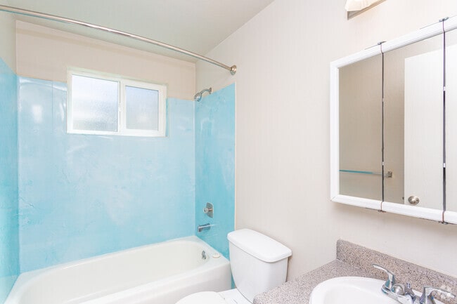 1BR,1BA-720SF