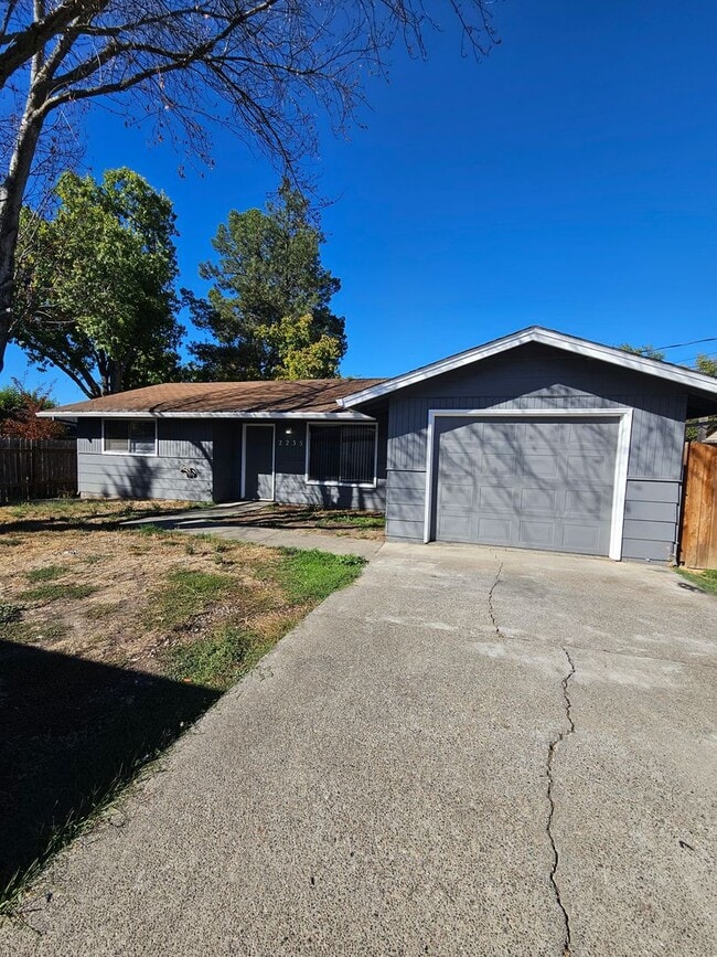 Building Photo - Private house, in great location!