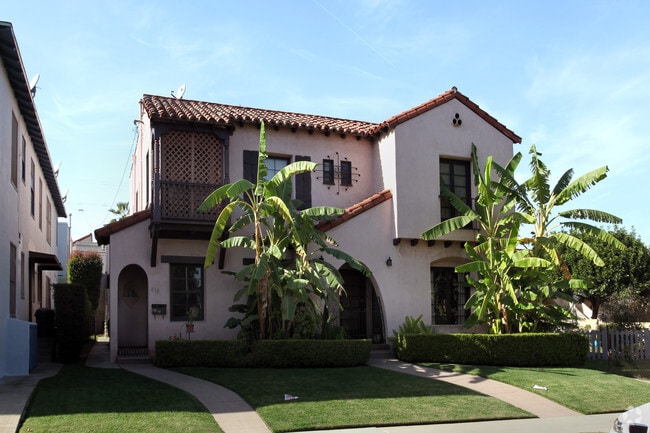 Building Photo - 827 Belmont Ave Rental