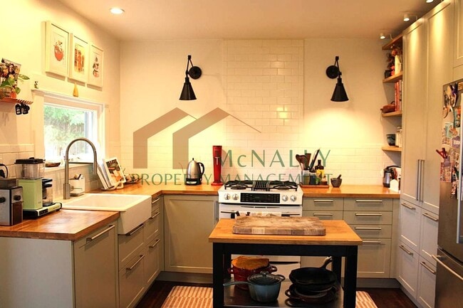 Photo - Charming Updated 3-Bedroom Craftsman in Central Tacoma