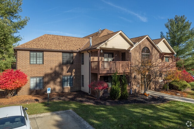 Photo - The Courts of Country Lakes Condominiums