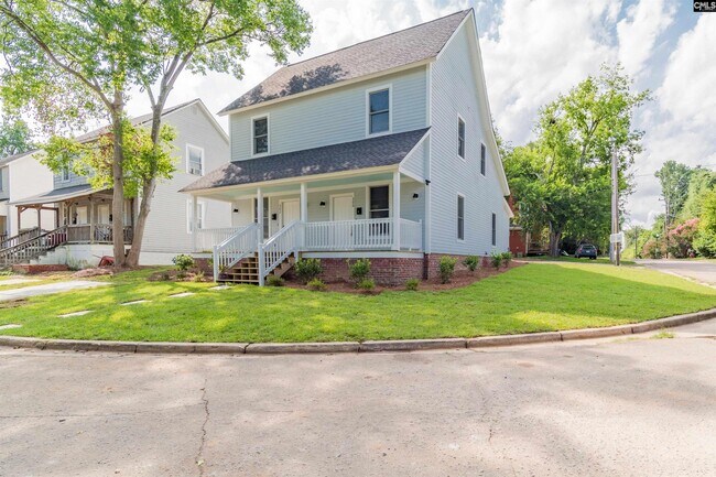 Photo - 306 Picadilly St