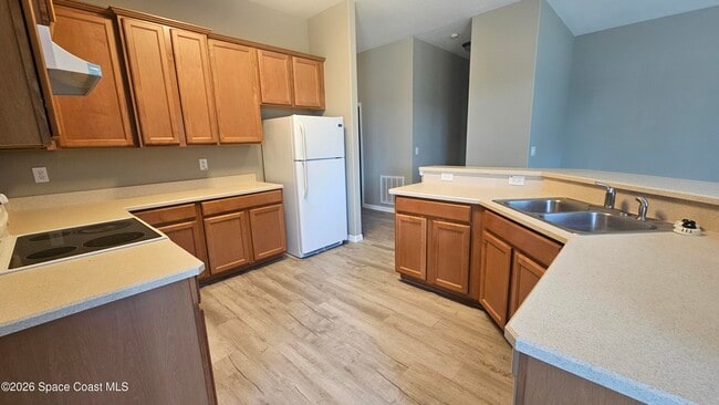 Photo - 1024 Westport St SE