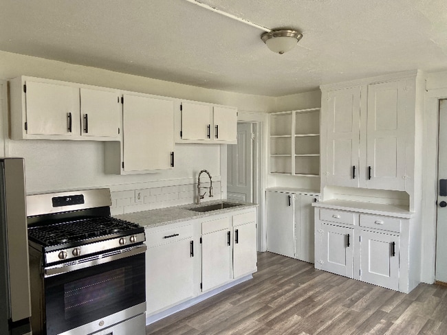 Photo - 921 Watson St SW Unidad 1