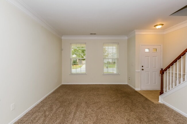 Photo - 7911 Hereford St