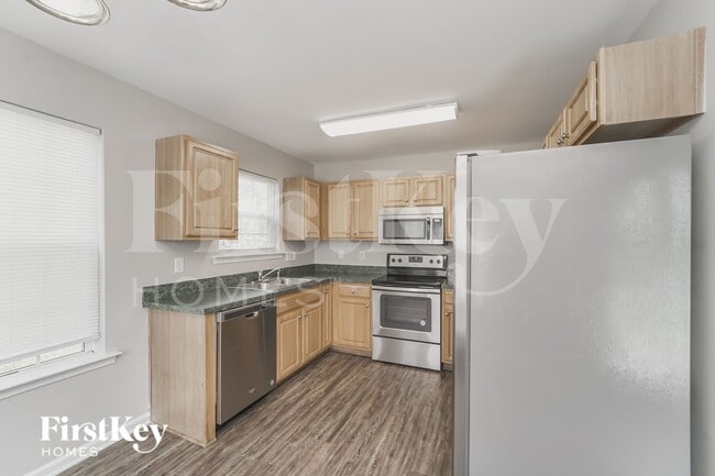 Photo - 916 Lakehill Rd