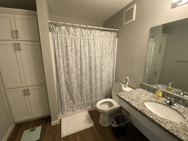 Photo - Great Location two-bed/two-bath off Greenway in Longfellow! Unit B