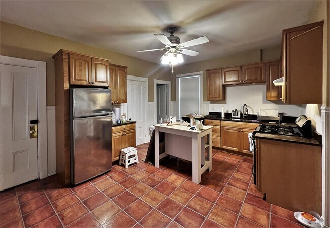 25 Sargent St Unit 1