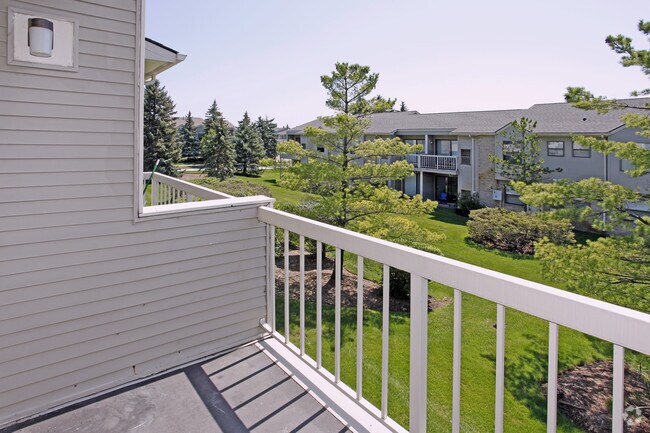 2 Bedroom, 1 Bath - Balcony